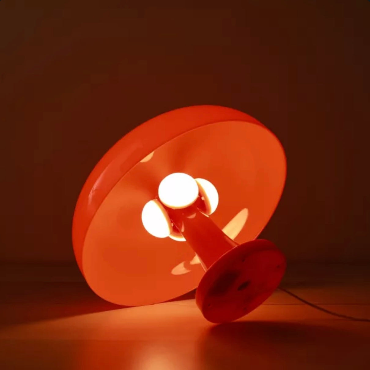 Classic Mushroom Table Lamp – Retro LED Lighting