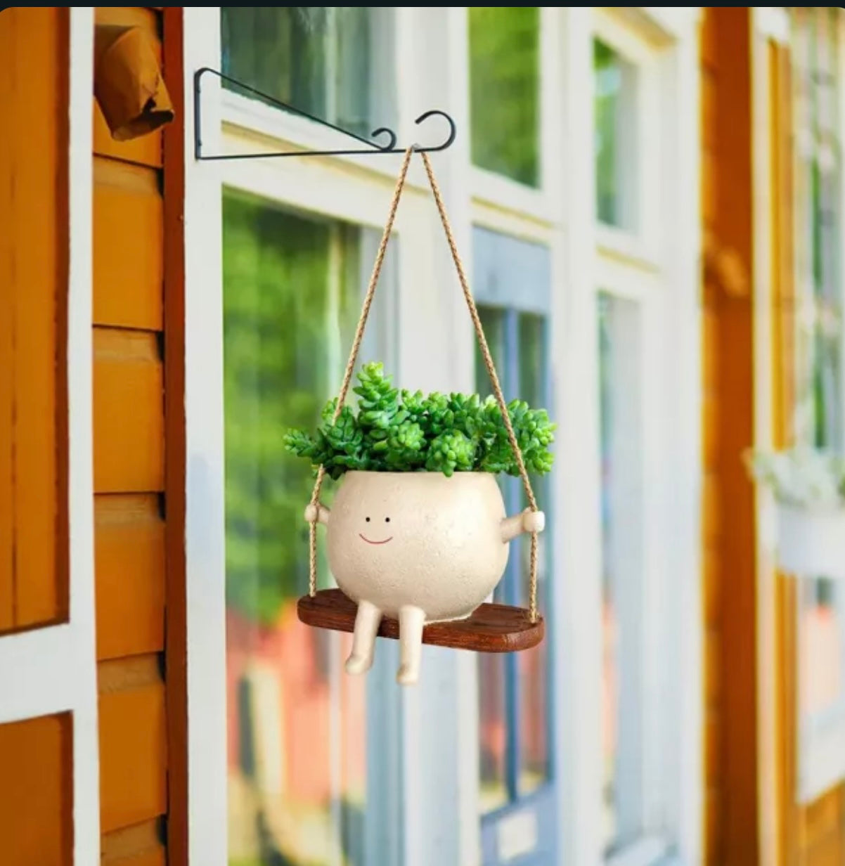Swinging Face Planter – Whimsical Resin Hanging Pot