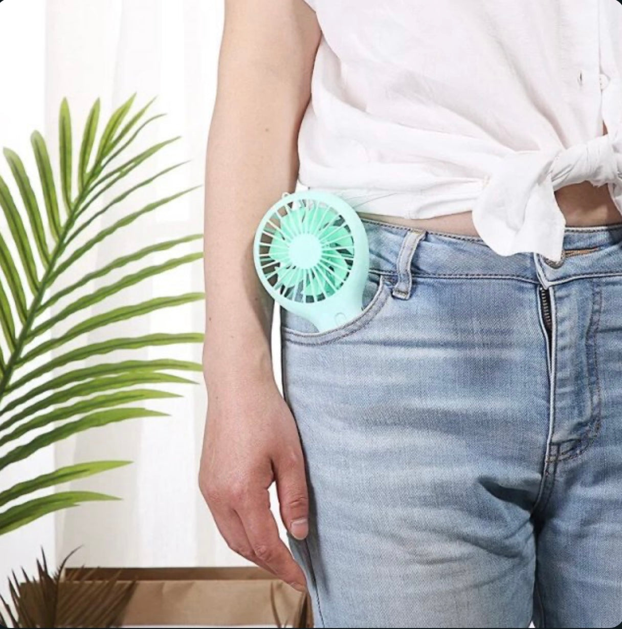 Compact USB Mini Fan – Adjustable Speeds & Quiet Cooling