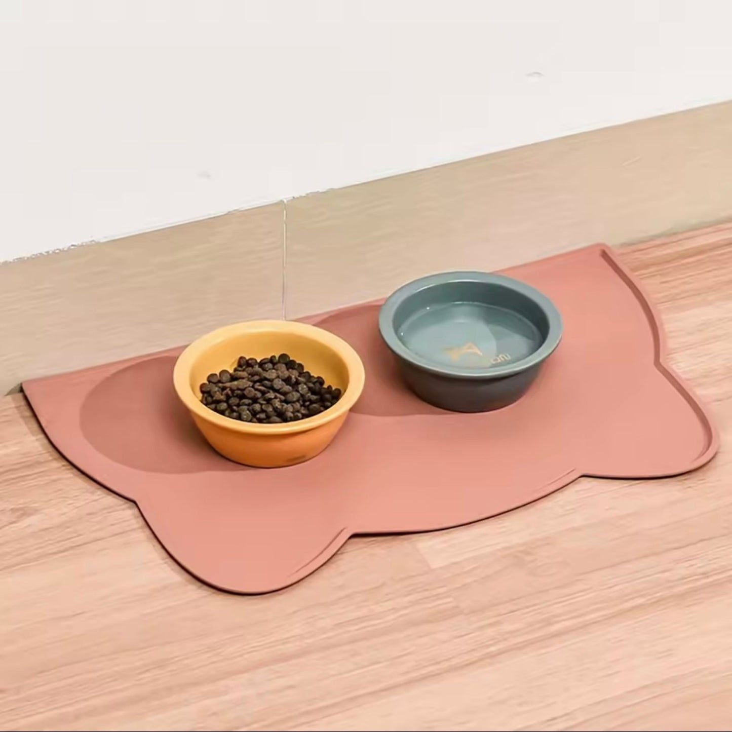 Silicone Pet Feeding Bowl Mat – Waterproof, Non-Slip & Easy to Clean (Dogs & Cats)